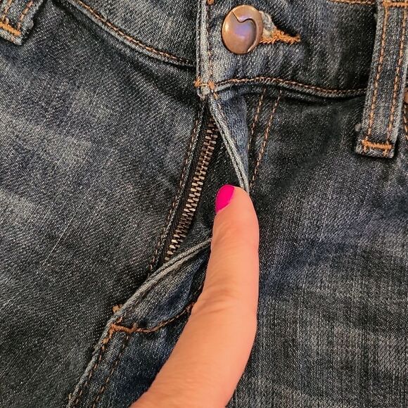 Medium wash Joe's "george" long  jean shorts size 26. - Picture 9 of 9